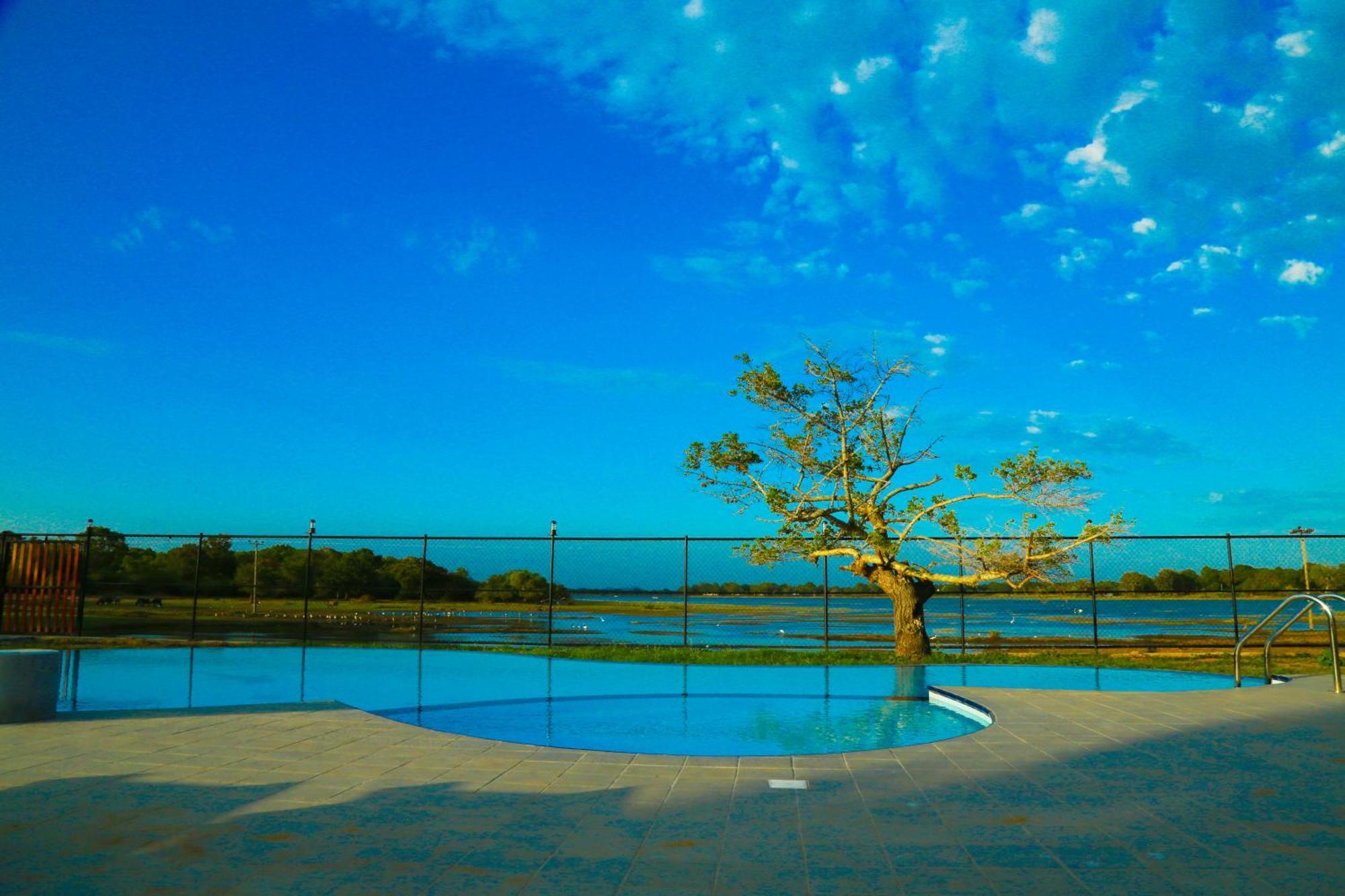 Lake Villa Resort ティッサマハーラーマ エクステリア 写真